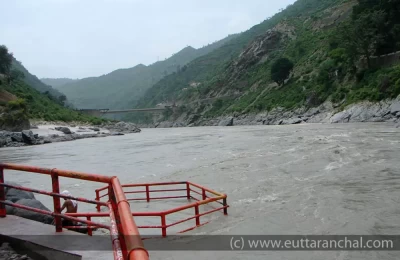 Devprayag Ghat where both rivers meet to form Ganga