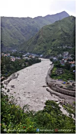 धारचूला (भारत) दार्चुला (नेपाल) को जोड़ती काली नदी
Kali river flowing between Dharchula India & Darchula Nepal