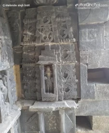 Stone carving work at Ek Hathiya Naula