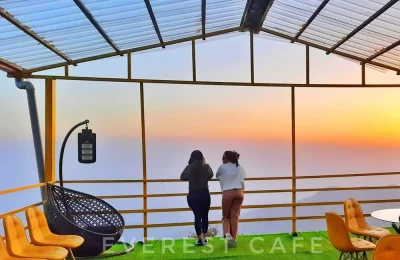 Everest cafe and Nature Reserve 