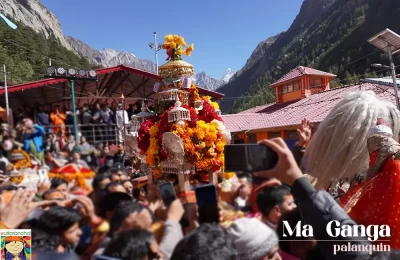 Doli of Goddess Ganga on closing ceremony of the Gangotri temple