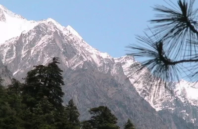 Snow clad mountains as seen from Gangotri.