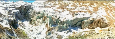 Complete view of Gomukh as seen from Tapovan trek. 