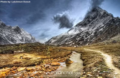 Aakash Ganga, Somewhere Gaumukh Tapovan Trek - The Akash Ganga is considered to be the actual source of River Bhagirathi which later becomes Ganga at Devprayag. 