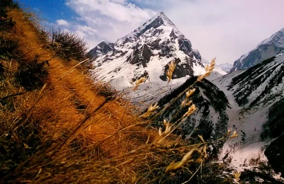View of snow capped mountains as seen from 7-8 km before Gaumukh.