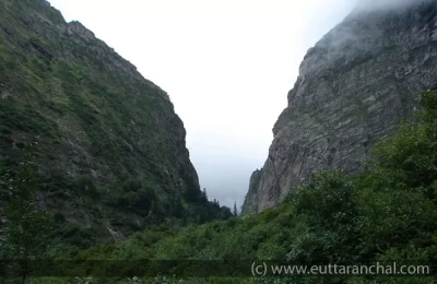 Valley of flowers is behind those to mountains as seen from Ghangaria