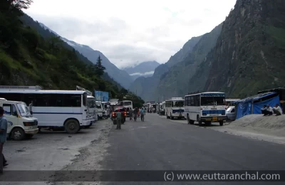 Main road from Joshimath towards Badrinath in Govindghat