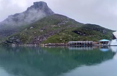 Hemkund Sahib Lake