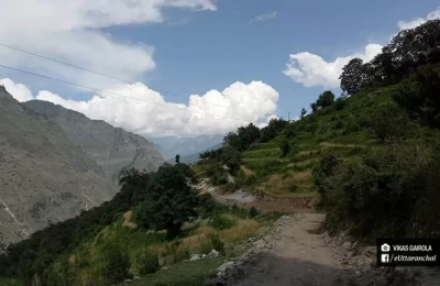 Trek route to Kalpeshwar Mahadev