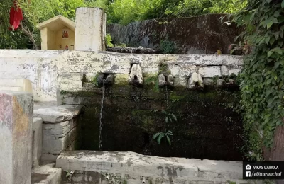 Dhara or pandera (in local garhwali launguage) or fresh drinking water streams on the way to Kalpeshwar Dham