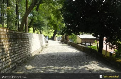 Way to Ashoka Rock Edict at Kalsi
