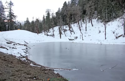Juda ka Talab lake on the way of Kedarkantha trek.
