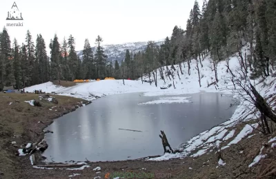 The frozen Juda ka Talab.