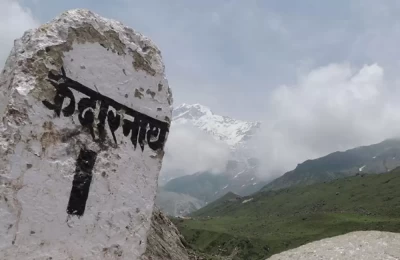 Milestone on the way to Kedarnath