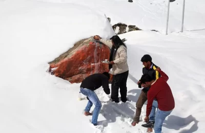 Big Rock which saved Kedarnath Temple is also being worshipped