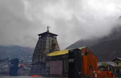 Clouds hovering over Kedarnath temple.