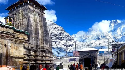 Side view of Kedarnath Temple before 2013 flood.