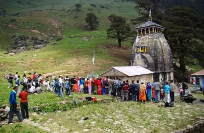 Pilgrims at Madmaheshwar Temple