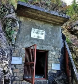 Mahavatar Babaji Cave