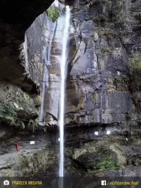 गोपेश्वर से 13 किमी दूर मंडल स्थित सिरोली गाँव के जंगलों में अत्रिमुनि झरना। यह स्थान रामायणकाल से महत्त्व रखता है। भारत का इकलौता ऐसा झरना है जिसकी प्रक्रिमा की जाती है।

Photo: Prateek Mishra