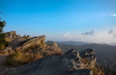 Chauli ki jail is a valley view point in Mukteshwar.