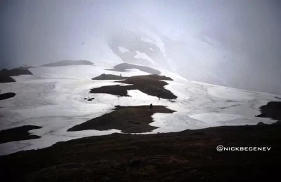 Khaliya top Munsiyari, (April Month). 