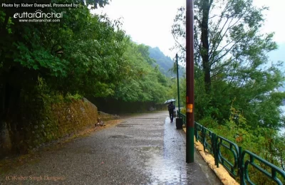 Thandi Sadak, Nainital (Opposite side of Mall road across Naini Lake)