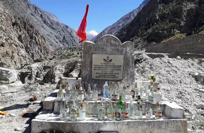 In the tributary of two Indian soldiers who died in the search of water. 