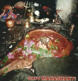Shiv Mahashakti inside Patal Bhvaneshwar Cave