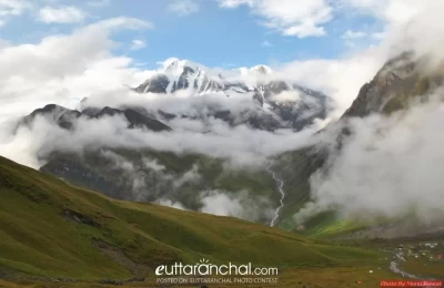 View of mesmerizing Shila Samundra, near to Roopkund lake.
Shila Samudra is one of the halt during Nanda Devi Rajjat.