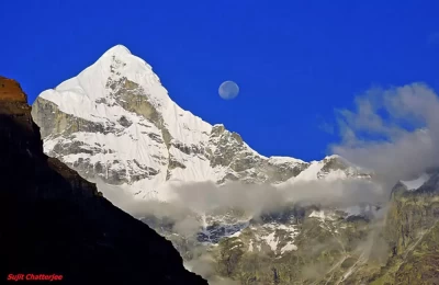 Neelkanth peak during sunrise
