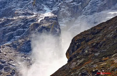 Avalanche from Satopanth peak