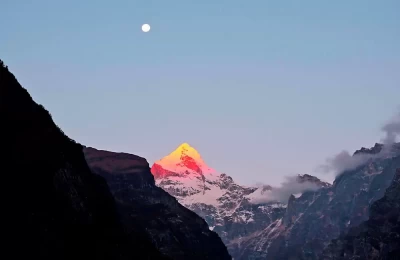 Neelkanth peak during sunrise