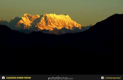 The glorious Chaukhamba peaks as seen from Shitlakhet