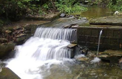 Small water stream at Shitlakhet