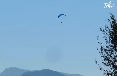 Paraglyding in New Tehri