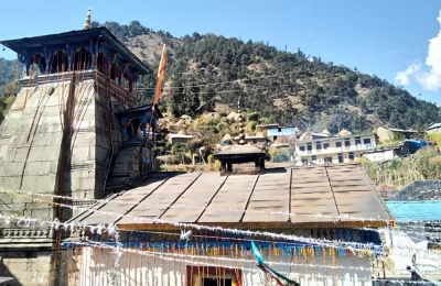 Side view of Shri Triyuginarayan temple.