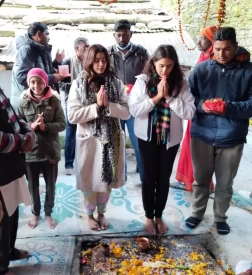 Sara Ali Khan and Jhanvi Kapoor at Triyuginarayan Temple