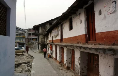 Path leading to Ukhimath Temple