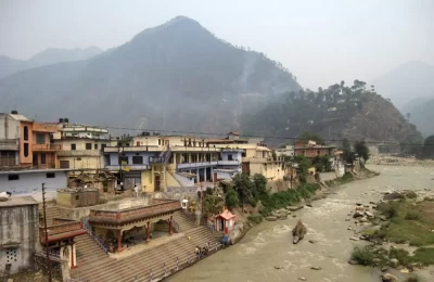 Ghats for pilgrims in Uttarkashi