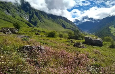 clouds over Valley of flowers