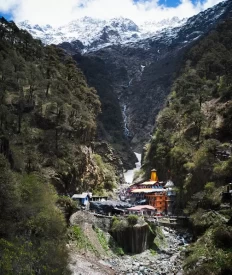 Yamunotri Temple and Himalayas