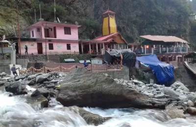 Yamunotri temple on the bank of Yamunotri river.