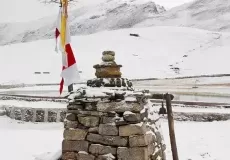 Sacred Bedni Kund in Bedni bugyal, Uttarakhand. En Route Roopkund.