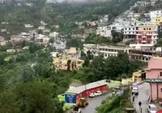 चम्बा शहर बादलों की छावं में - टिहरी गढ़वाल, उत्तराखंड.
Chamba city in the shade of clouds.