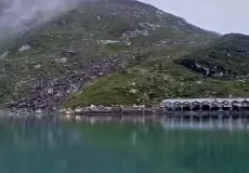 Hemkund Sahib Lake