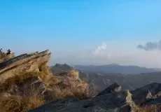 Chauli ki jail is a valley view point in Mukteshwar.