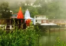 Mist in Lake Rewalsar